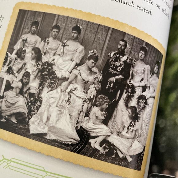 Downton Abbey Film Companion Book - Picture 11 of 16